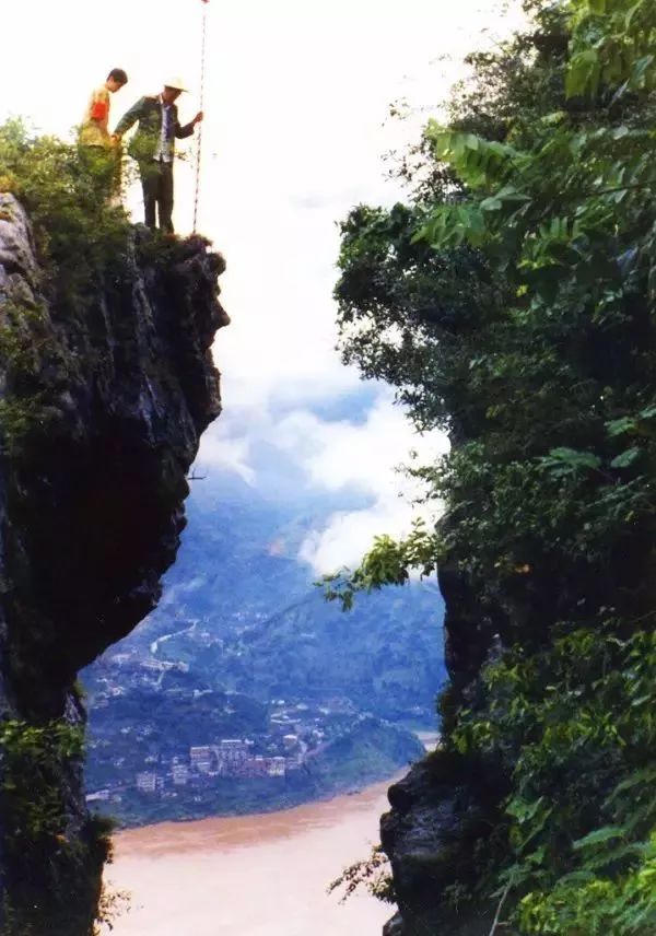 百丈懸崖上的中國古村落，美哭！ 旅遊 第13張