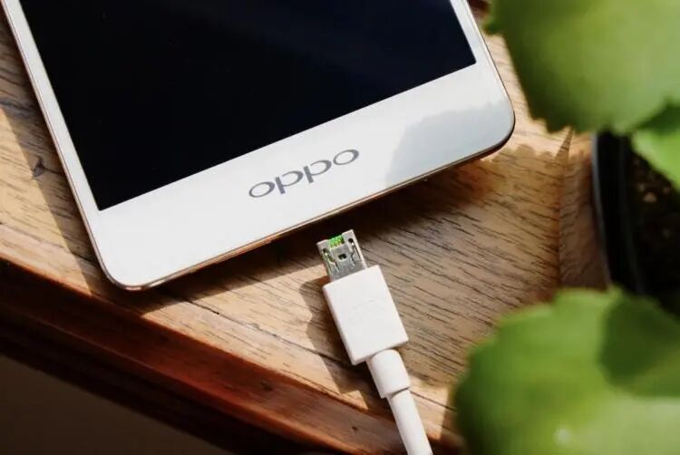 为啥不能统一充电协议？手机不配充电器真的是好事儿吗？的图2