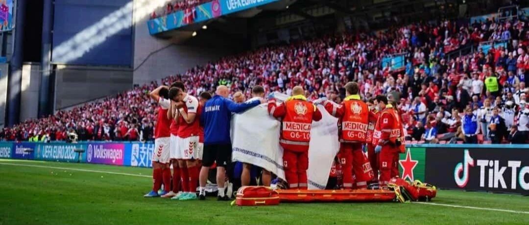 欧洲杯惊魂：球员突然倒地后的生死救援，人人都应学会CPR