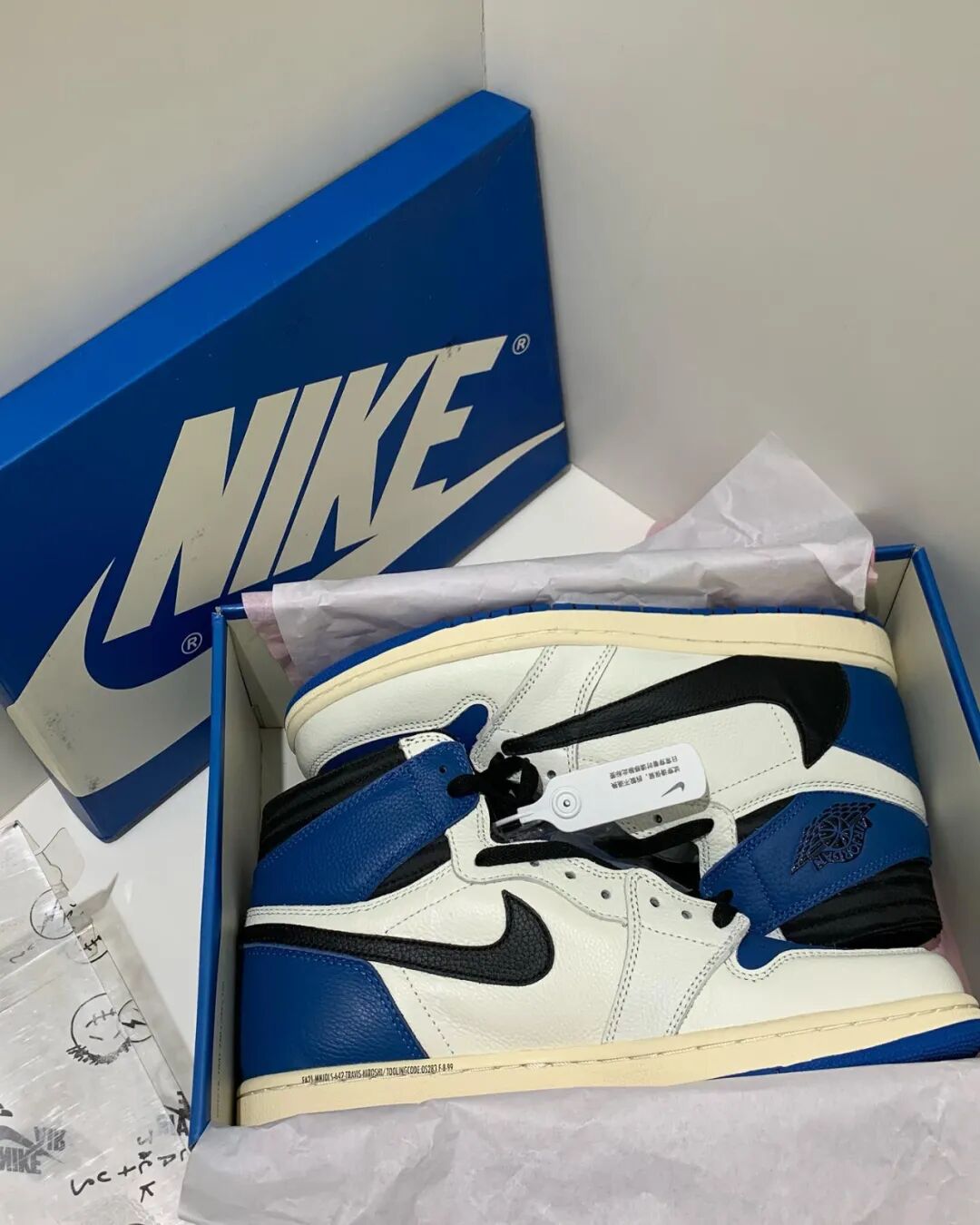 "闪电倒钩"aj1芝加哥特殊鞋盒曝光,高清无码! - nft