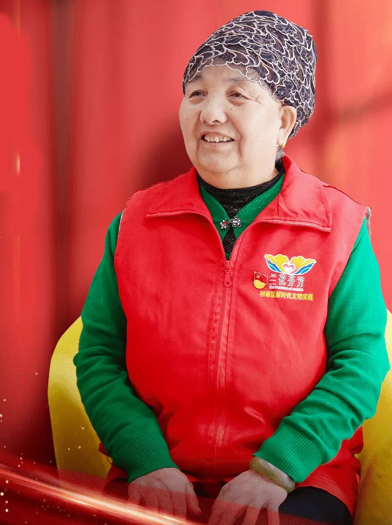 2005年,王兰花退休后建立起吴忠市首个社区志愿者服