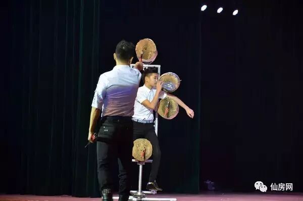 著名音乐摇滚人陈辉,星光大道冠军唐媛东北刘老根大舞台二人转子豪