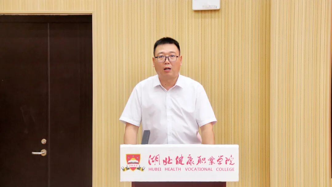 阮校长.jpg