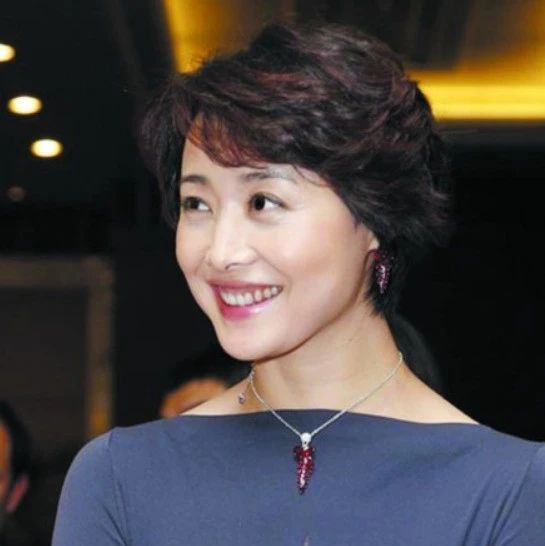 演员刘蓓:三段婚姻两次嫁同一人,如今55岁仍在为事业打拼