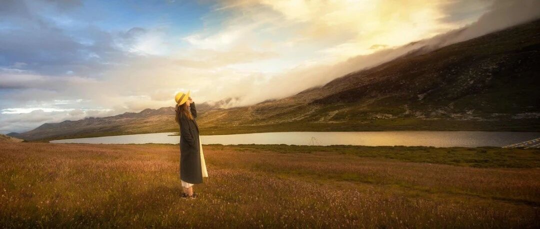 虚伪的人用嘴，真诚的人用心