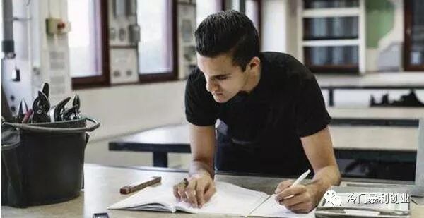 年轻人低本钱创业项目_盘点真正适合年轻人的创业项目_年轻人穷创业好项目