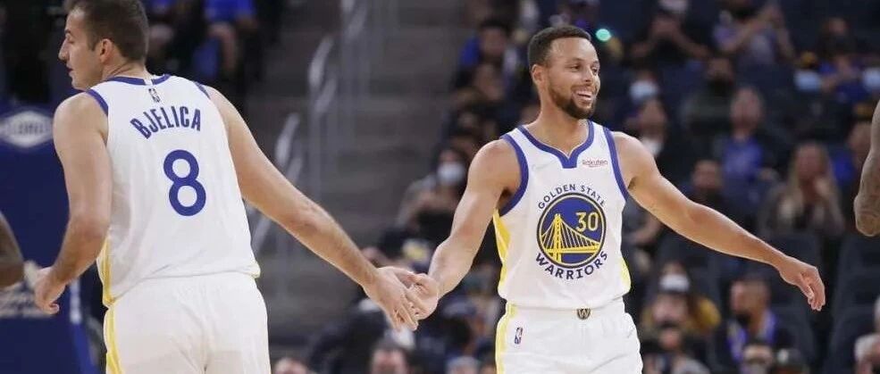 别利察示爱库里，库里制霸新赛季三分榜，明日战森林狼