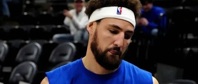 克莱复出时间明朗！勇士裁一人签一人，维金斯持续高效，约基奇成库吹