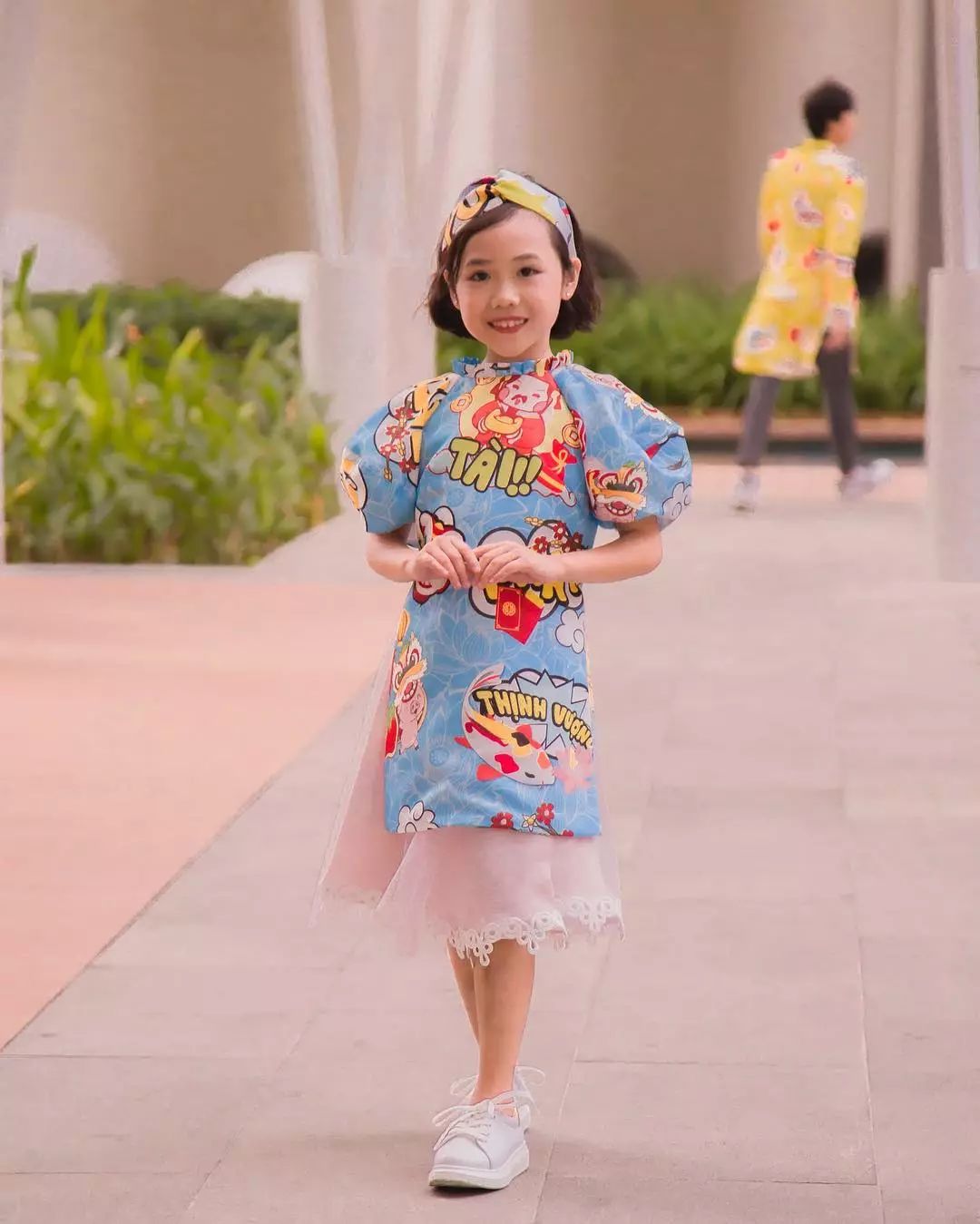 火爆INS的8歲越南小模特在球里走秀，連超模鼻祖都為她點讚！ 時尚 第10張