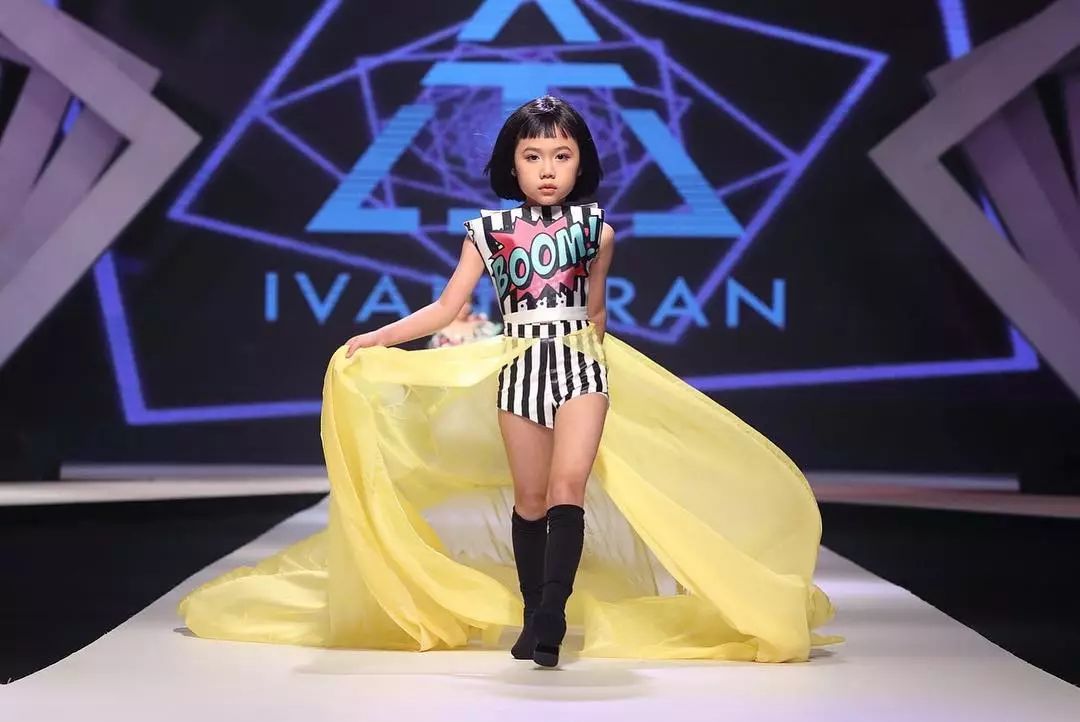 火爆INS的8歲越南小模特在球里走秀，連超模鼻祖都為她點讚！ 時尚 第7張