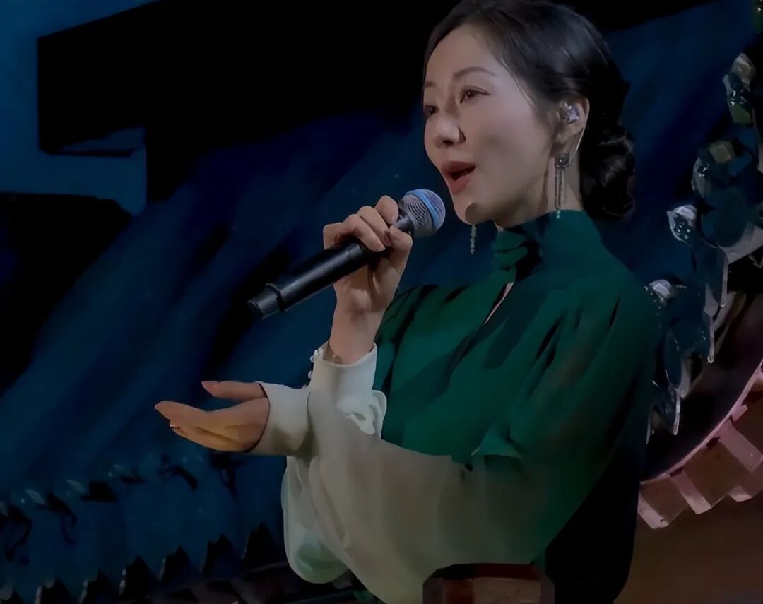 阿云嘎郁可唯文艺晚会演唱歌曲