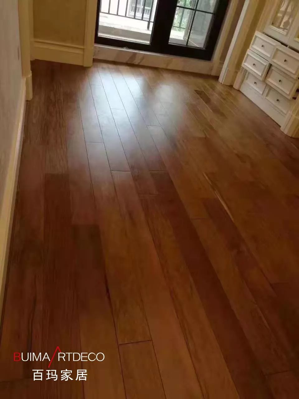 車(chē)內鋪木地板_有地熱能鋪朔膠地板_鋪什么地板好
