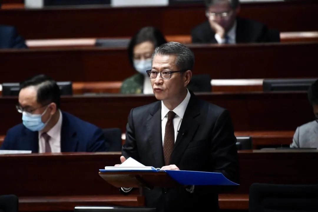 农夫山泉钟睒睒成亚洲首富;郭树清称很多人买房投资投机很危险;吉利百度成立汽车公司-微信头条网 农夫山泉钟睒睒成亚洲首富;郭树清称很多人买房投资投机很危险;吉利百度成立汽车公司