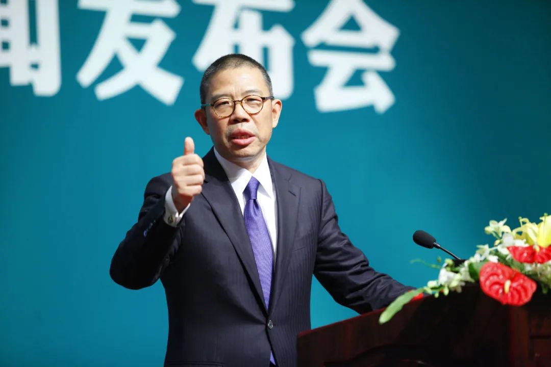 农夫山泉钟睒睒成亚洲首富;郭树清称很多人买房投资投机很危险;吉利百度成立汽车公司-微信头条网 农夫山泉钟睒睒成亚洲首富;郭树清称很多人买房投资投机很危险;吉利百度成立汽车公司