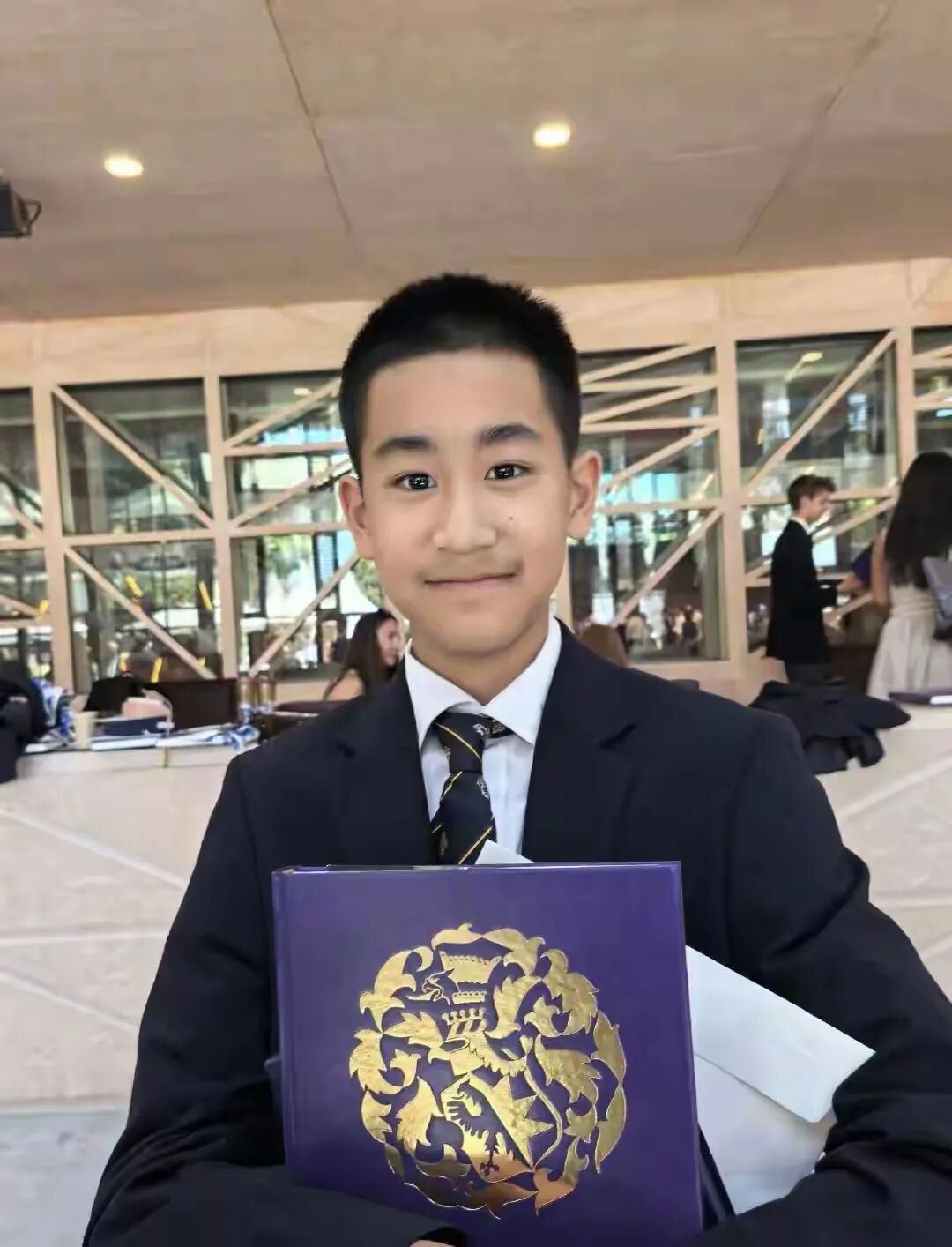 赵文卓祝贺女儿高中毕业获最高奖