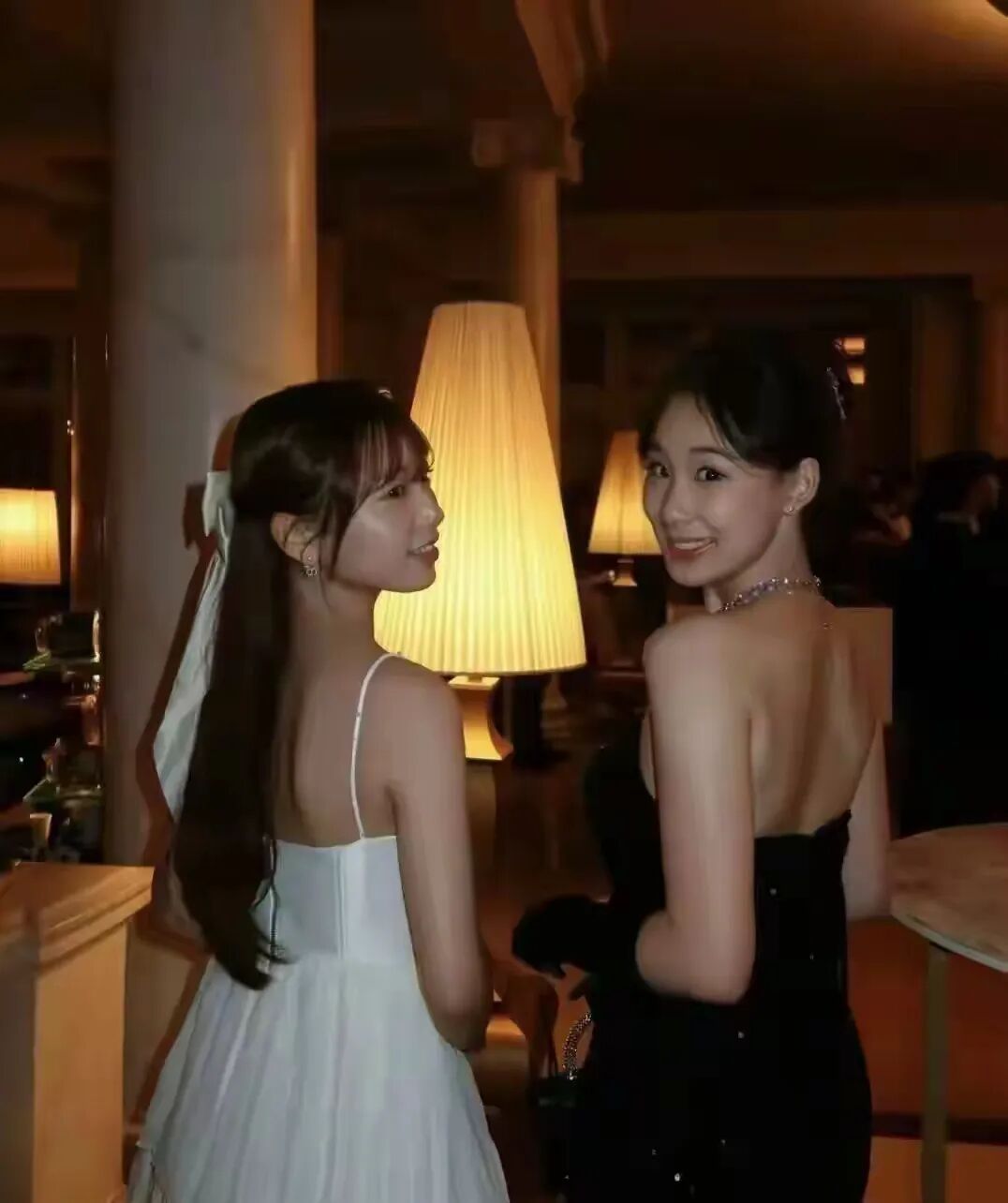 赵文卓祝贺女儿高中毕业获最高奖