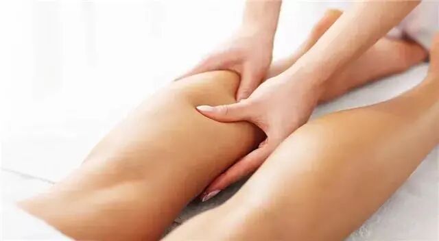 腿上出现的这些信号 预示着：你的血管已经堵塞了