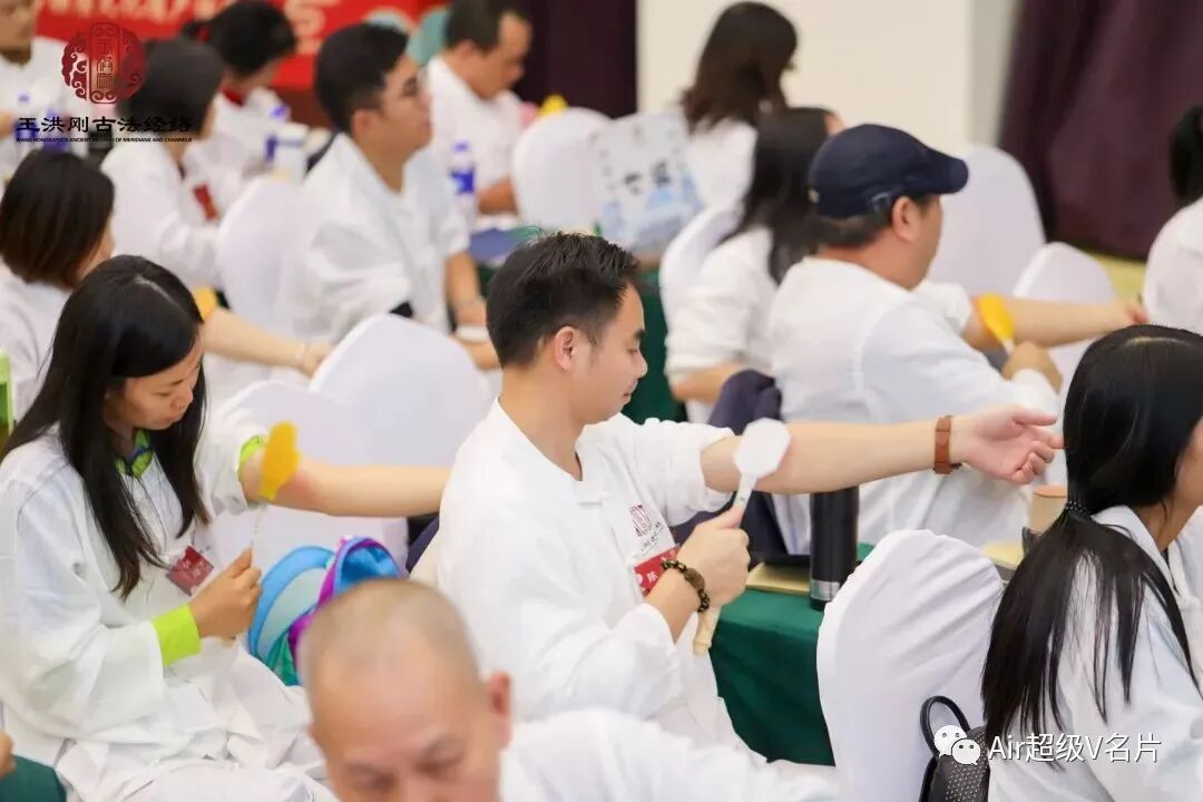 经络养生拍打是重新启动身体的平衡、疏通经络，唤醒身体自愈力！