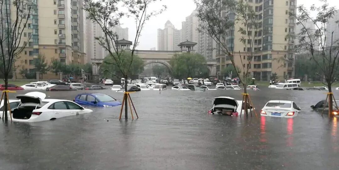 踢车问答 面对暴雨灾害 如何降低被水淹的危险 柠檬资讯