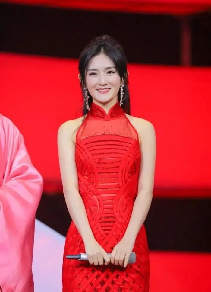 咋回事？一结婚就削骨换头，国民小公主疯了？（组图） - 45