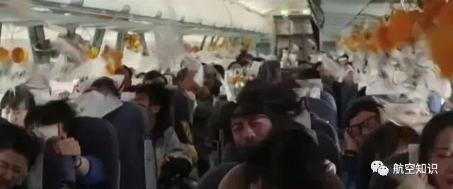 手术氧气罩怎么使用防患于未然！如何正确使用飞机上的氧气面罩？_https://www.jmylbn.com_新闻资讯_第1张