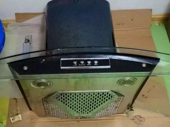 廚房裝油煙機，側吸和頂吸哪個好？選錯了費電還跑煙，花錢不討好 家居 第3張