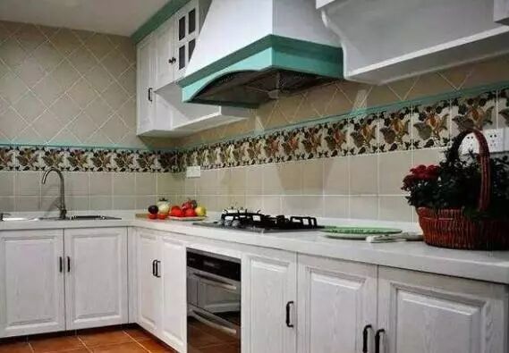 廚房裝油煙機，側吸和頂吸哪個好？選錯了費電還跑煙，花錢不討好 家居 第4張