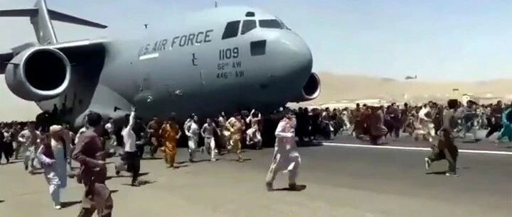 美国撤离，是对谁的一记棒喝？ | 参考快评