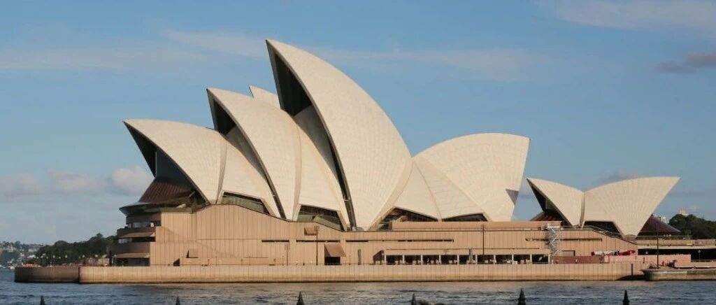 澳官员又跑去给中国大使打电话表达不满......