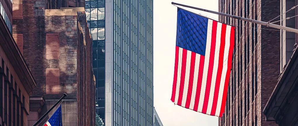 参考快评 | 美股暴跌、美元走弱、赤字创纪录……美国经济恐遭“水漫金山”