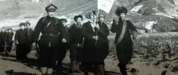 抗美援朝70周年 | 一根扁担建奇功 他们活捉25名敌军