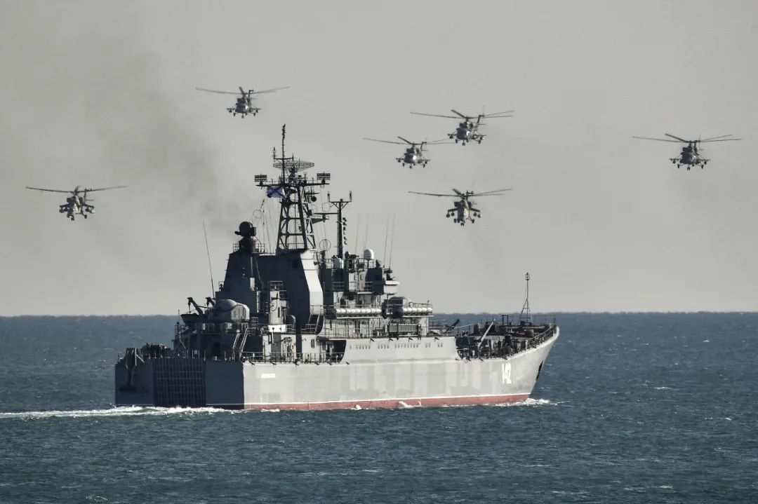 外媒：俄两栖战舰进入英吉利海峡预计向南黑海或被支持