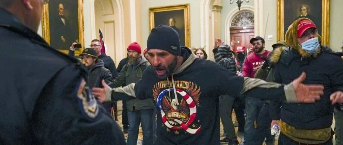 参考快评 | “勤王军”攻陷国会，给谁上了一课？