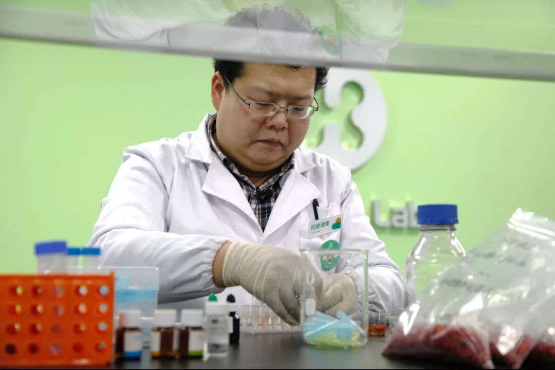 过年给爸妈买的保健品靠谱吗？阿里黄药师一探究竟-天下网商-赋能网商，成就网商