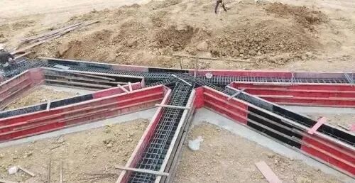 大型復(fù)雜深基坑“樣板工程”如何做？現(xiàn)場(chǎng)圖一看就明白！的圖26