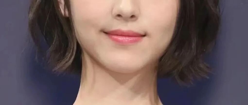 秀爱犬的小号被发现，里面还拍到了男性的手？