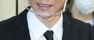 “厕所出轨”一年，他彻底放弃复出打算专职家庭主夫？