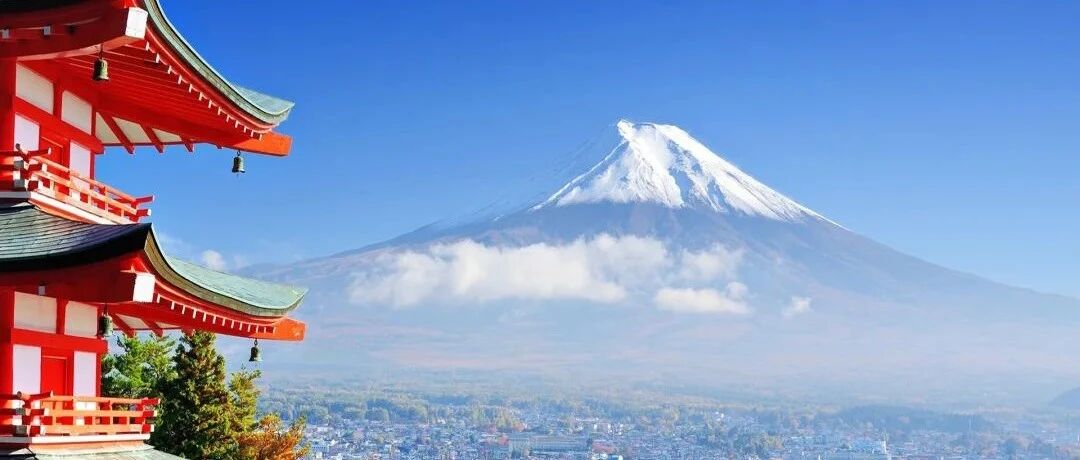 幸福！TVB视帝吸金力超强年赚千万搬新屋，与港姐结婚8周年依然甜蜜