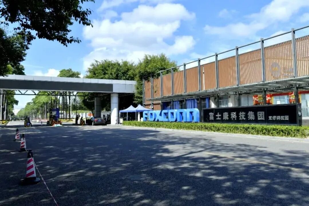 富士康龙华/观澜idpbg事业群,坐班,普通工衣,月工资4500-6000