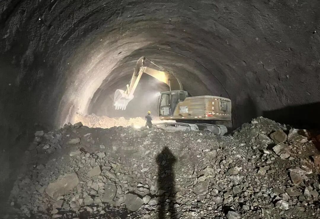 突破6000米包银高铁最长隧道掘进里程过半