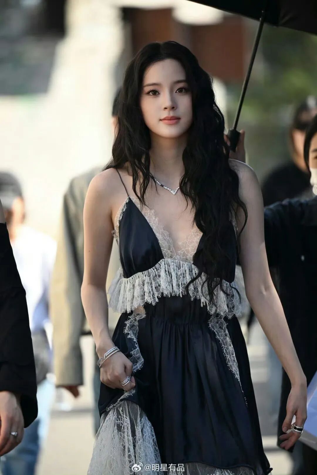 欧阳娜娜好像行走的洋娃娃