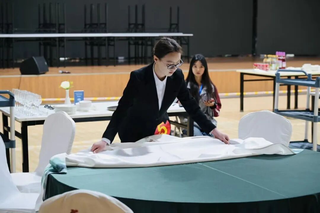 技绽迪庆 能赢未来——迪庆州第四届职业技能大赛暨产业工人技能竞赛在我校盛大开幕！(图6)
