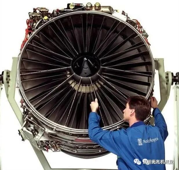 戰斗機如何做到垂直起降的，兩款戰機對比說下工作原理！的圖10