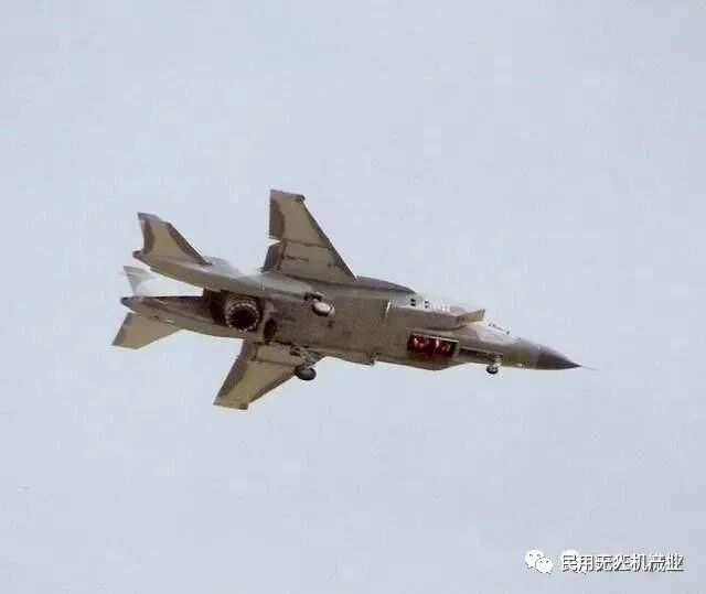 戰斗機如何做到垂直起降的，兩款戰機對比說下工作原理！的圖16