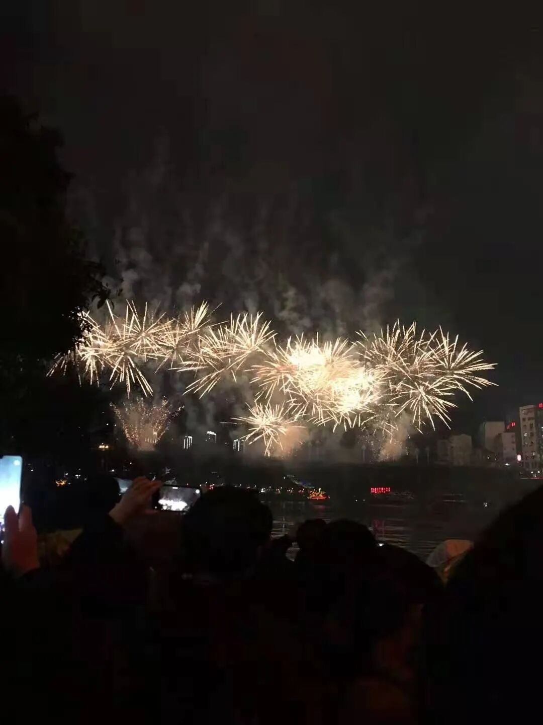 Ԫ���ڿ񻶣�ǭ���Ͼ�������������֣�