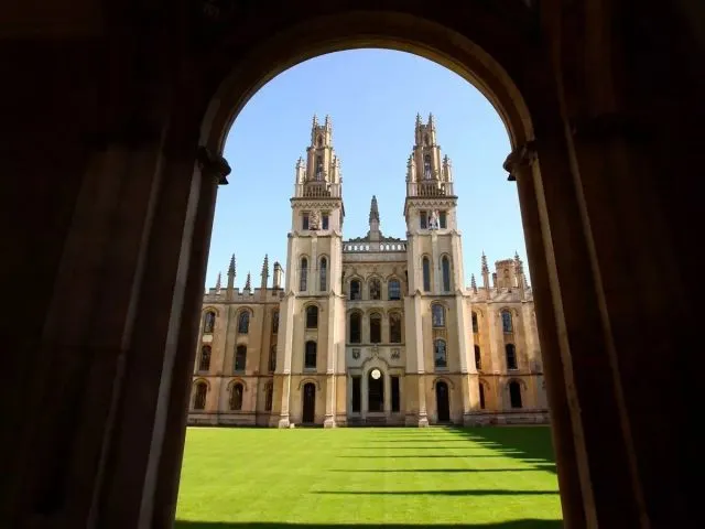 【南京高中国际部】QS排名中英国最好的18所大学,除了牛津剑桥还有它们! 【南京高中国际部】QS排名中英国最好的18所大学,除了牛津剑桥还有它们!