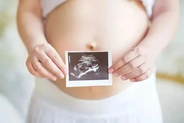 汕头彩超怎么样孕期做四维彩超发现宝宝竟是大长腿？你的关心用错了地方！｜ 汕头妇产科医院_https://www.jmylbn.com_新闻资讯_第9张