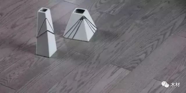 枫木地板的优缺点|装修选择杂牌实木地板好?还是大品牌的强化地板好呢?