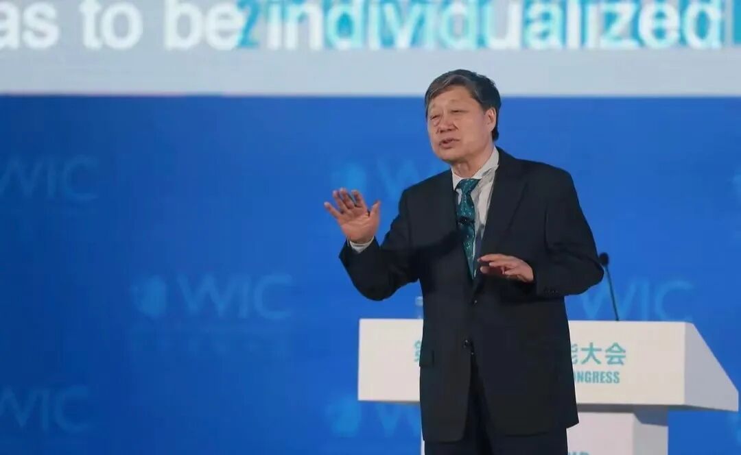 网图此后,张瑞敏相继兼并了青岛红星电器厂,莱阳家电总厂等18家"休克