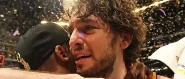 加嫂？请叫加爸爸！看看年轻的加索尔如何统治内线！